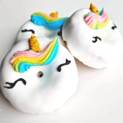 Regenbogen-Einhorn-Donut - Pferdeleckerli