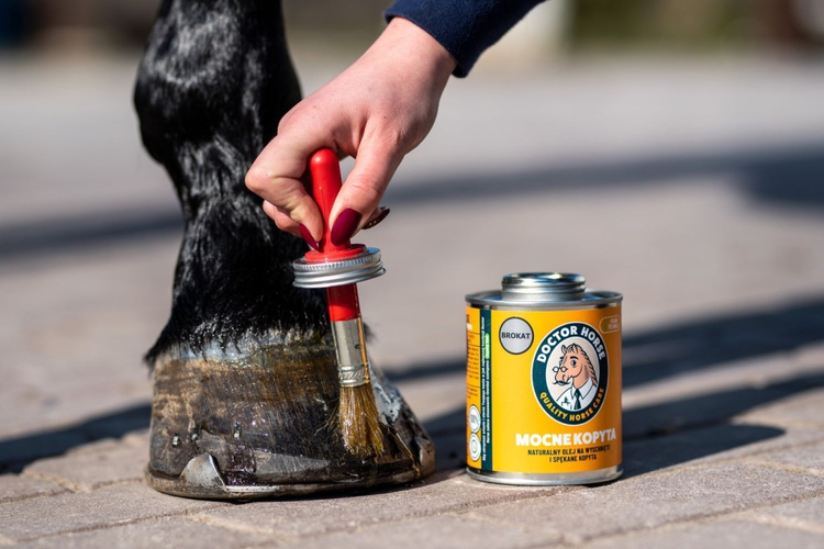 Mocne Kopyta z Brokatem - Olej do kopyt z brokatem puszka 450ml